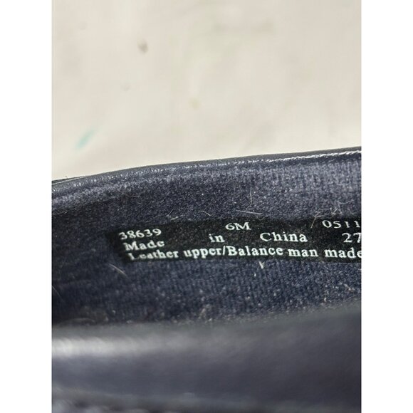 Clarks  Slip-On Loafers Navy Sz 6 Round Toe Leather Comfort Career Office - Picture 6 of 8